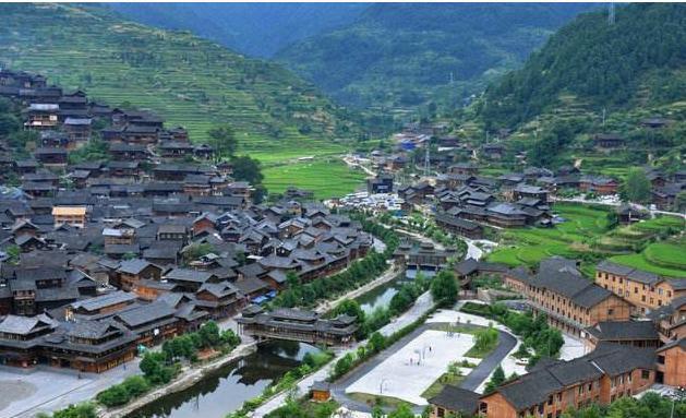 油纸伞下的贵州梦