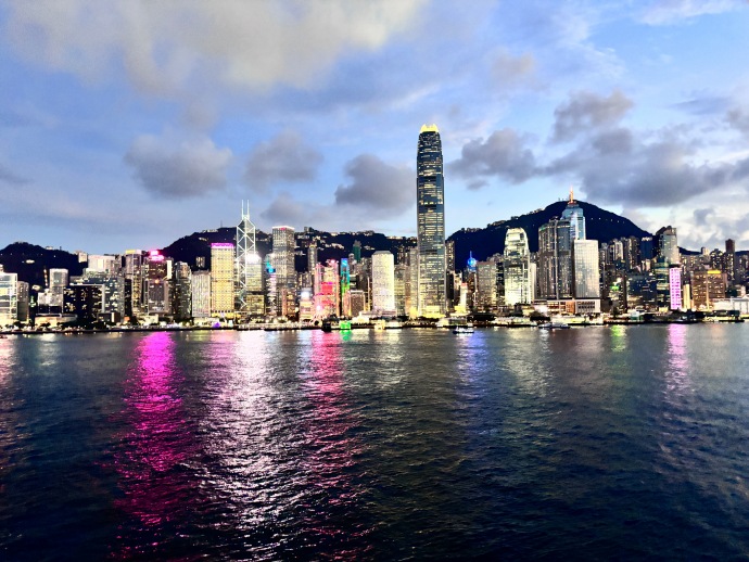 漫步维港,探秘香港东方明珠韵味之旅