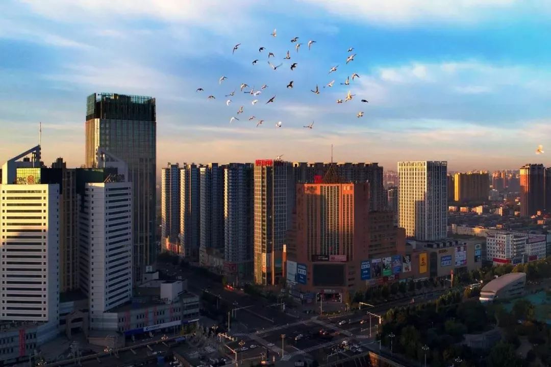 岁月流转，钢铁铸就的唐山传奇